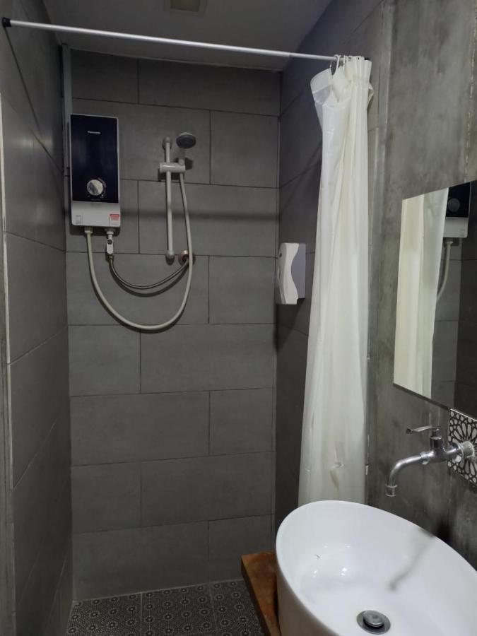 Lima.Tujoh Hotel Kuching Exterior photo